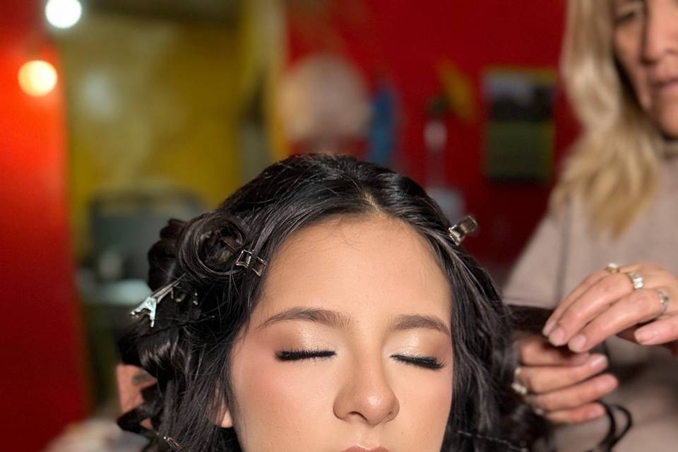 Ana Laura Makeup Artist