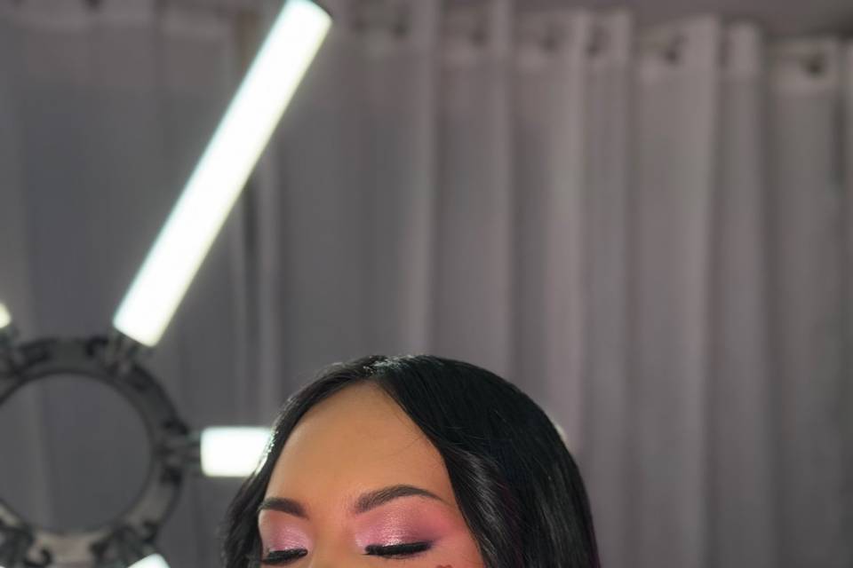 Ana Laura Makeup Artist