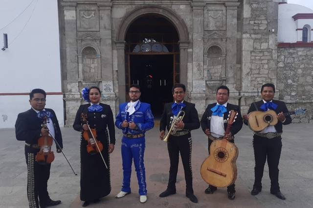 Fuera de la iglesia