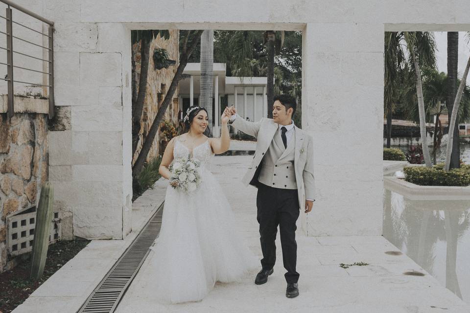 Nay & Saul
