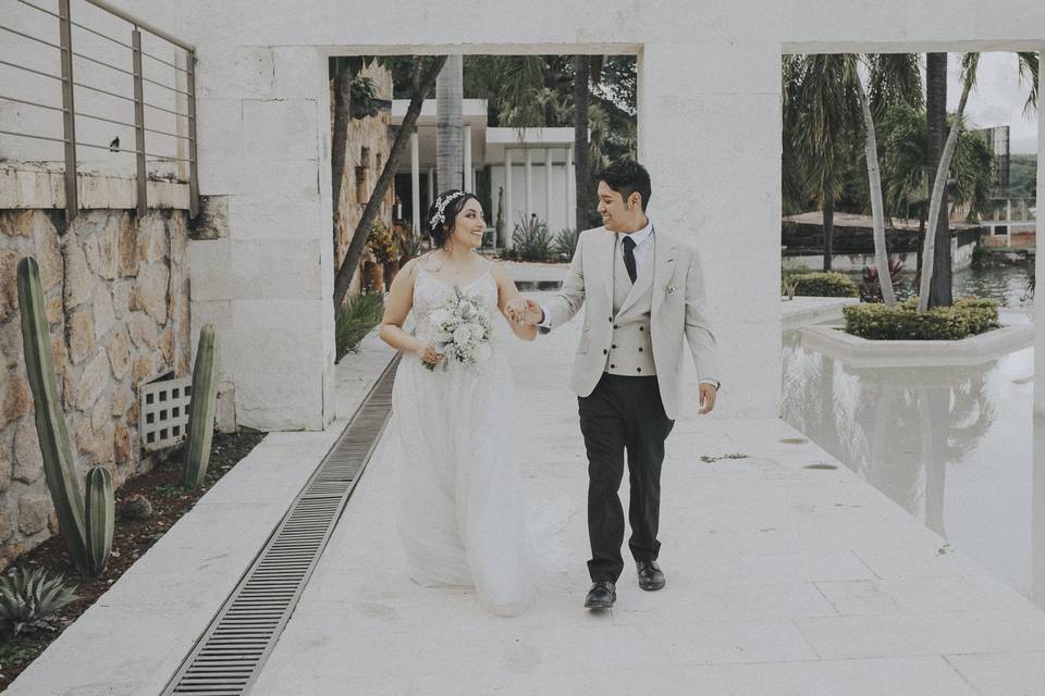 Nay & Saul