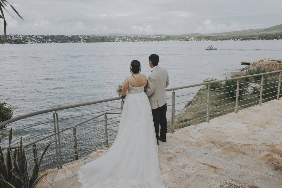 Nay & Saul