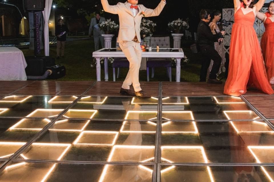 Damas y damos