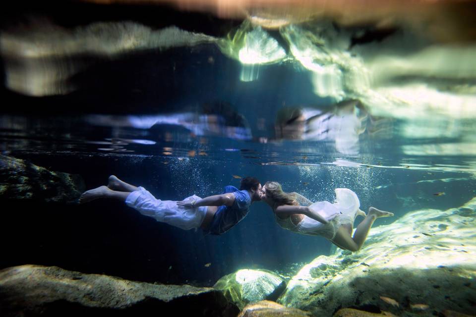 Underwater cenote kiss