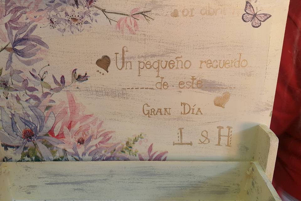 Caja madera con decoupage