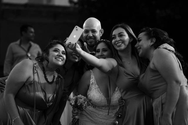 - poses, + momentos reales