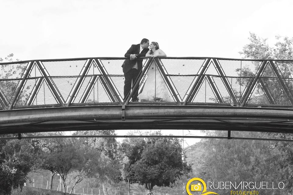 Beso en puente