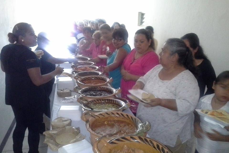 Staff en mesa de cazuelas