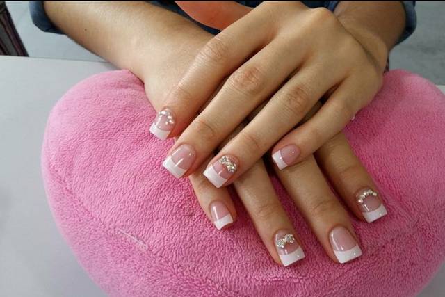 Frances con moño de bisuteria