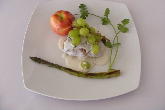 Filete res 4 quesos con uvas al champagne