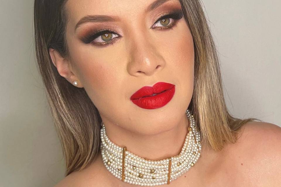 Novia labios rojos