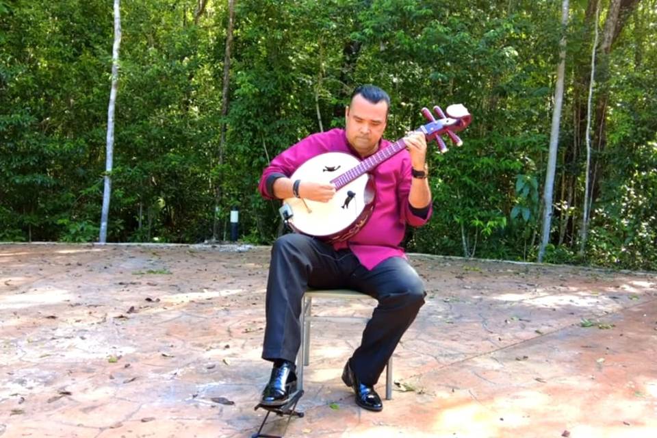Musica oriental con zhongruan