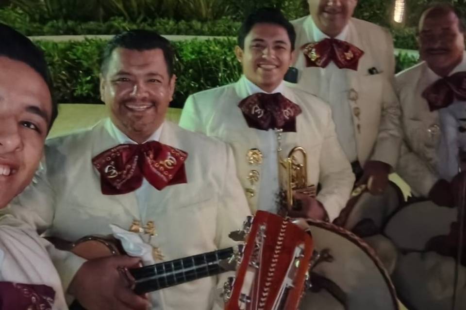 Mariachi Para Bodas y Cóctel