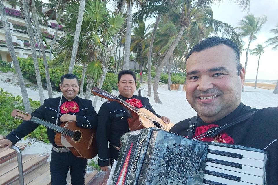 Trio Mexicano