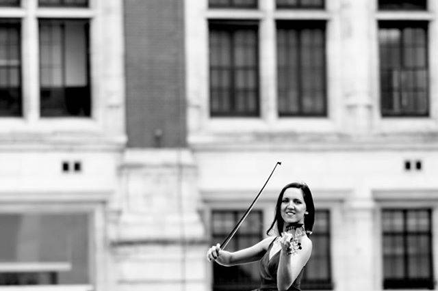 Naomi Wilmshurst - Violinista