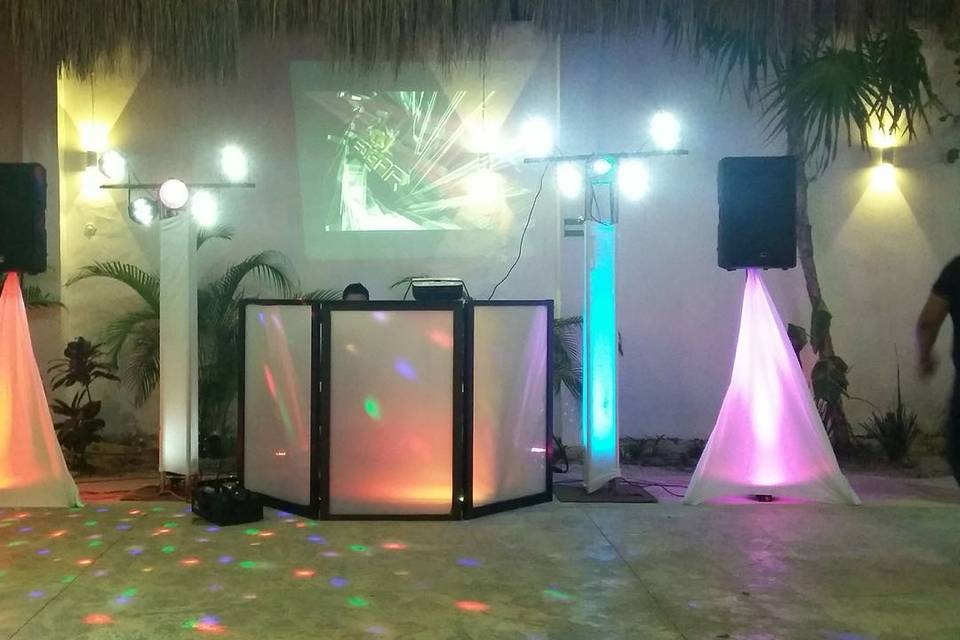 Sonido, DJ con proyector