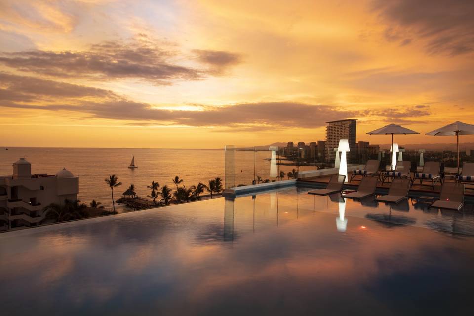 Crown Paradise Golden