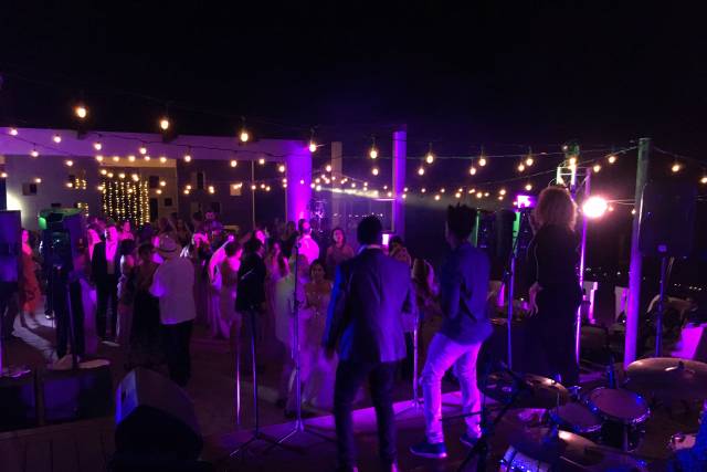 Boda sonorizando grupo