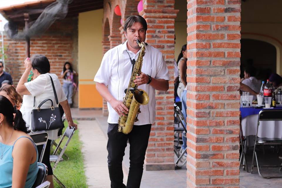 Leo Sax