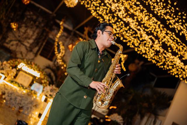 Carlos Sax Performer