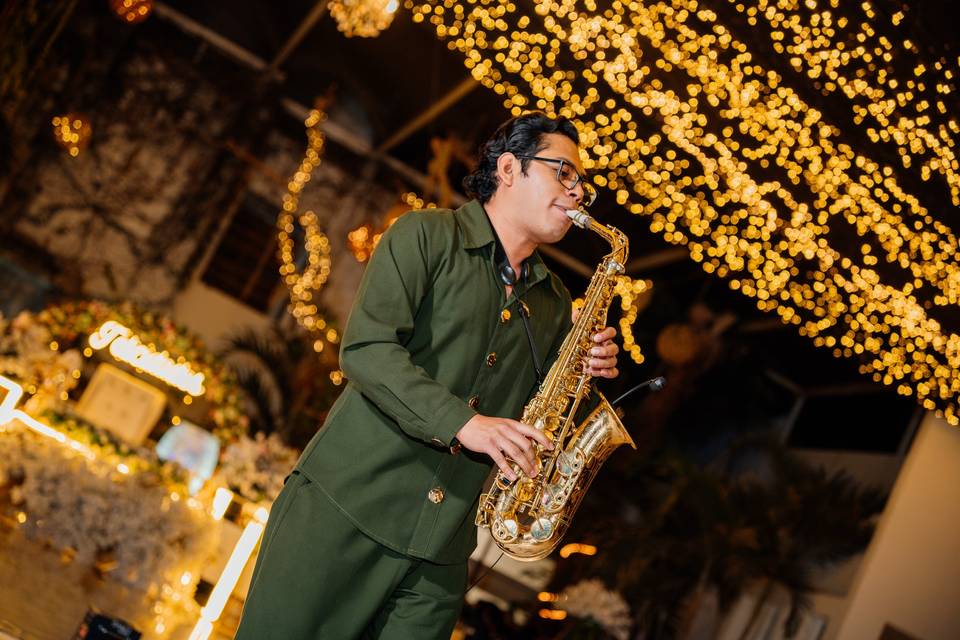 Carlos Sax Performer