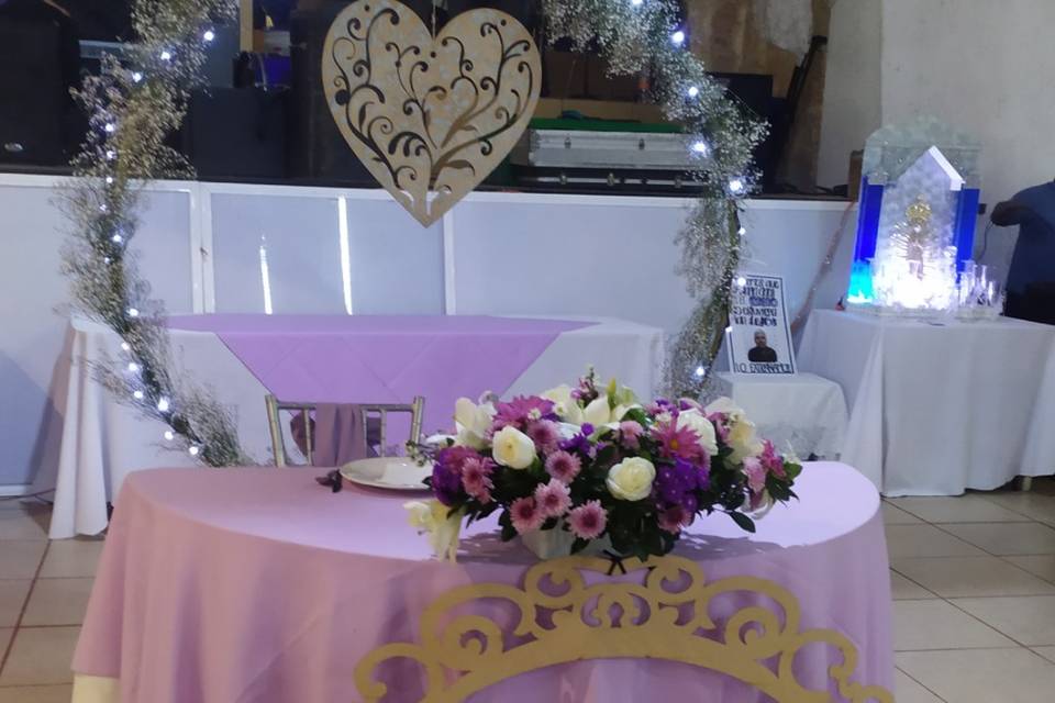 Mesa novios en lila