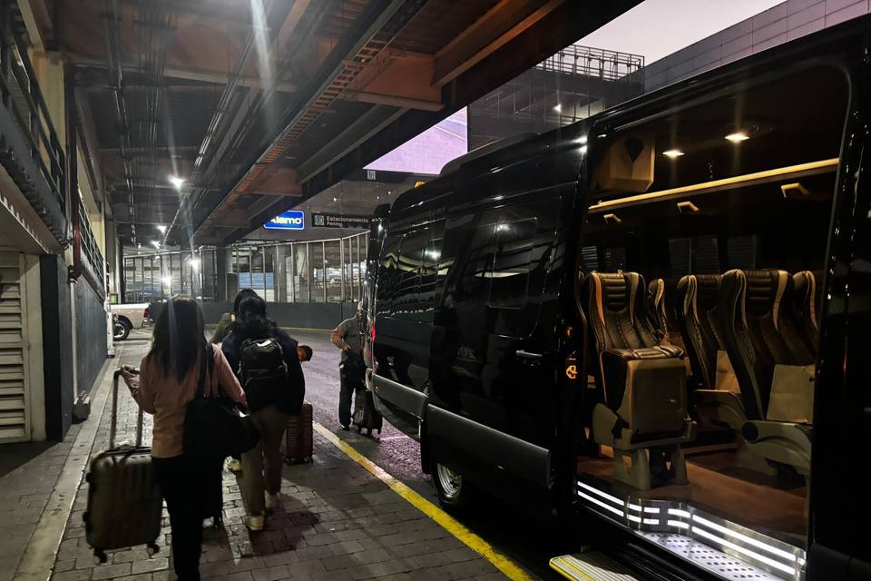 Unidad sprinter aeropuerto