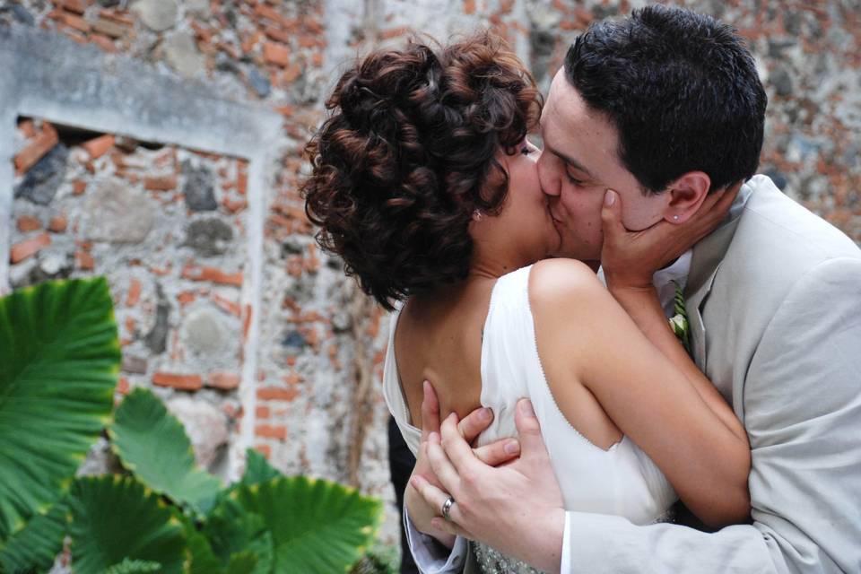 El primer beso de casados
