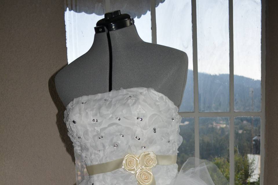 Vestido corto novia