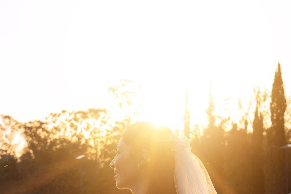 Novia durante la hora dorada