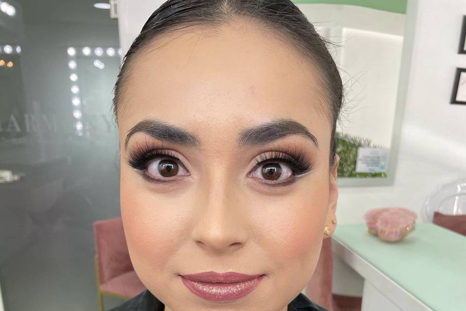 Janet Hernández Makeup