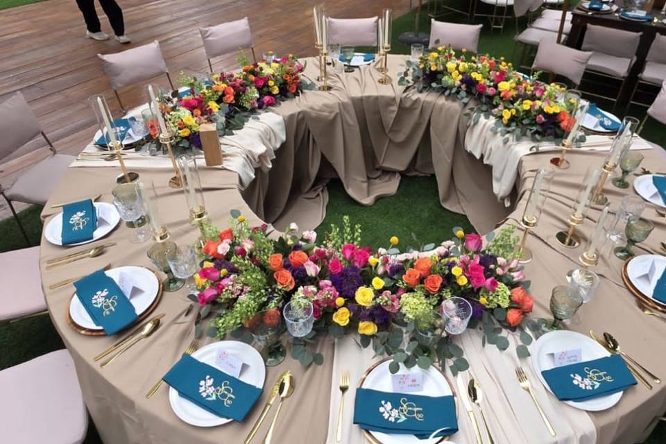 Loza y mesas redonda