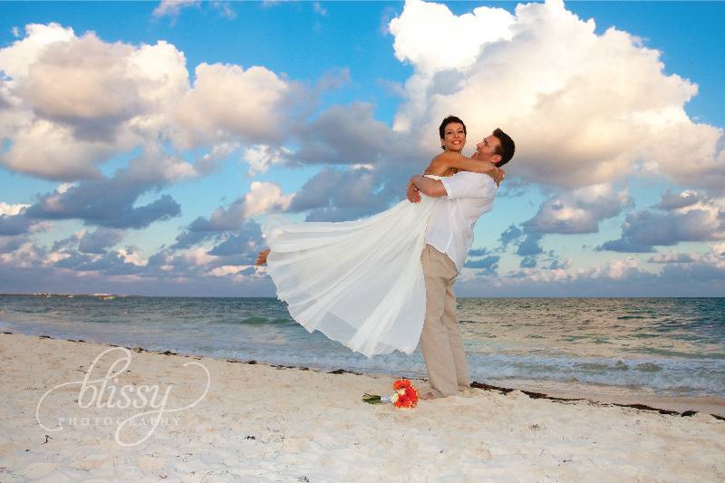 Sesión de novios en la playa