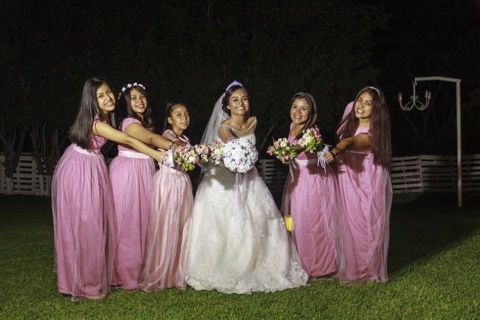 Damas y novia