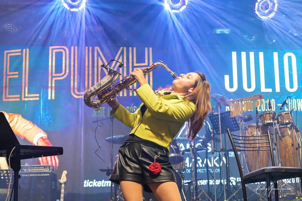 Woman sax