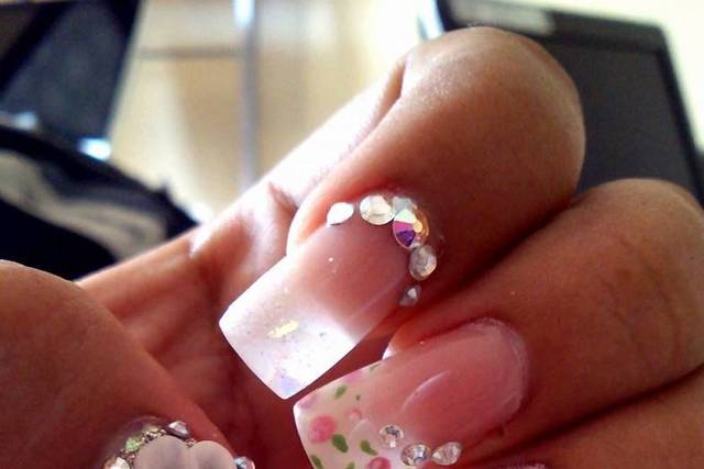 Uñas con brillantes