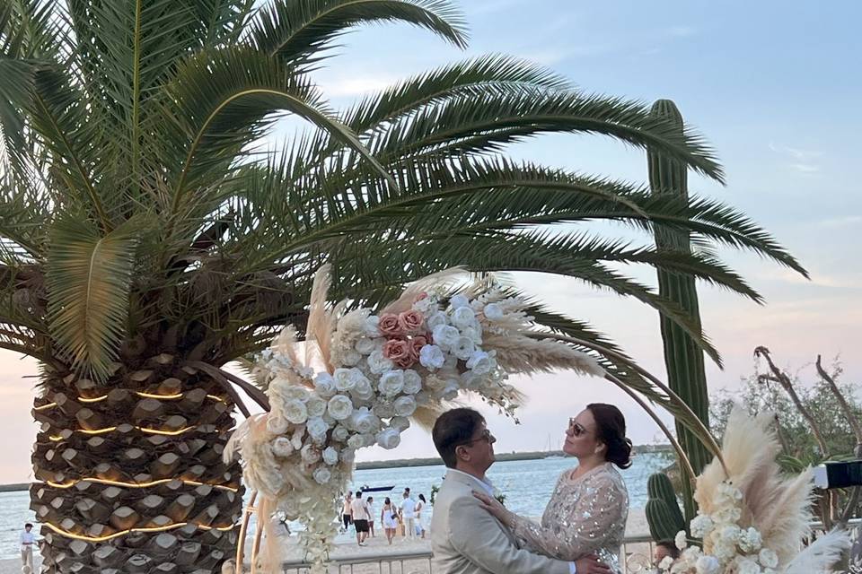 LINDA PAREJA EN SU ARCO