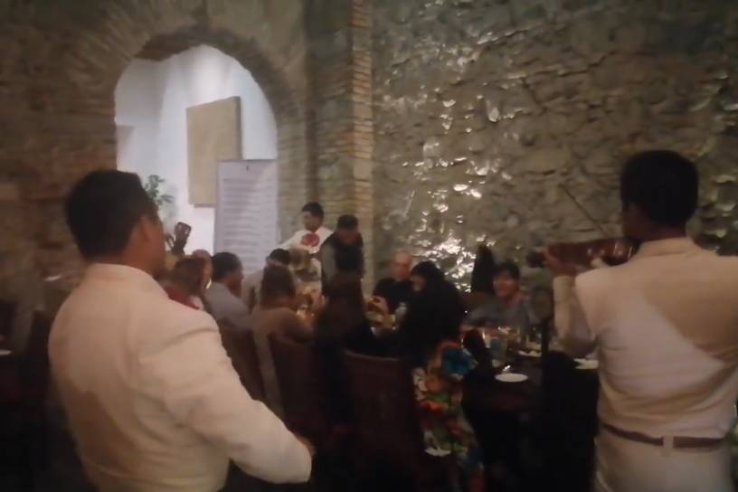 Alegres y orgullosos