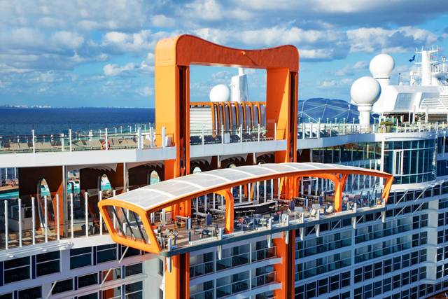 Restaurante flotante en crucero
