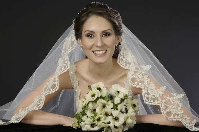 Cécile Velos y Mantillas