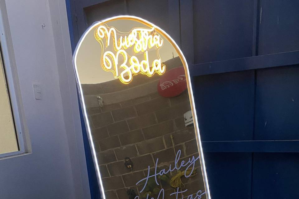 Espejo de bienvenida