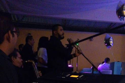 Tecladista con cantante