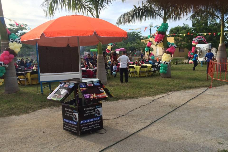 Isla con juegos en piñatas