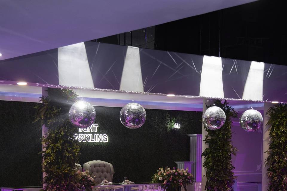 THIS NIGHT IS SPARKLING