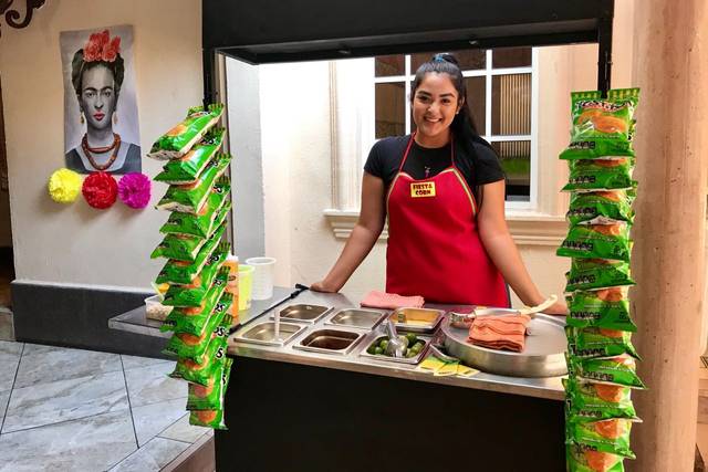 Vasos de elote y Tostitos