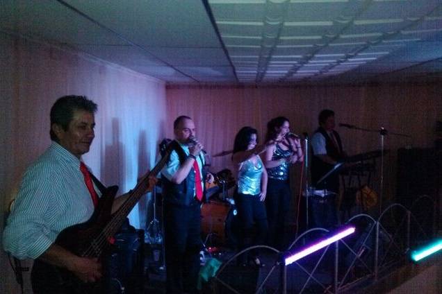 Tocando Salón las Fuentes