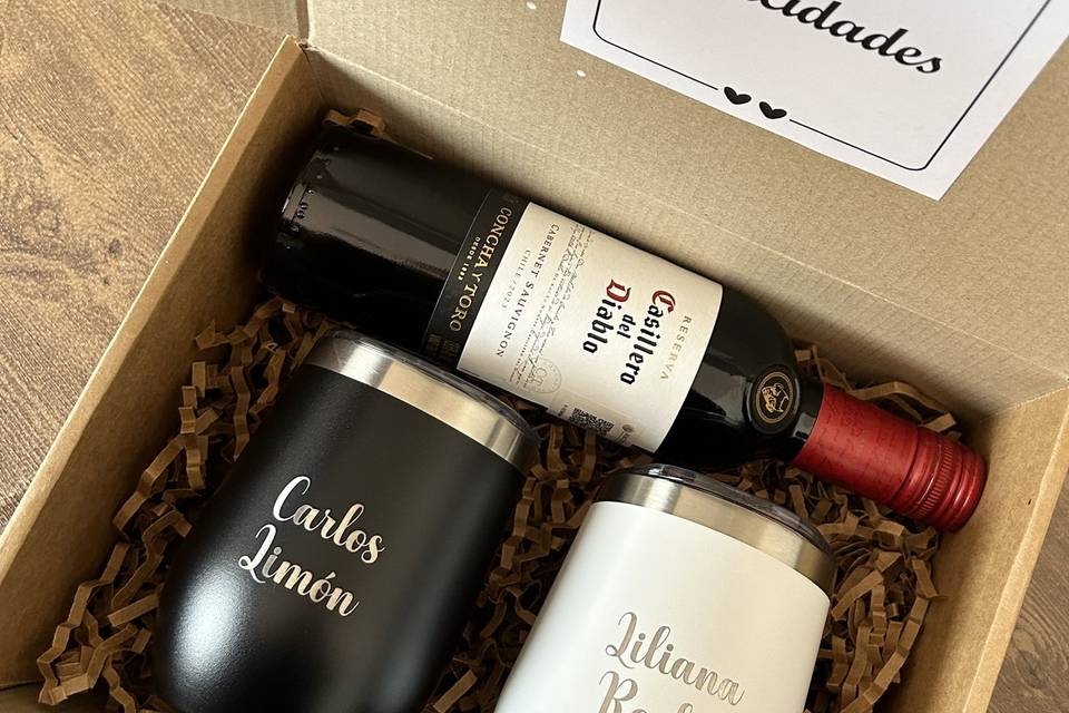 Set de dos termos y vino