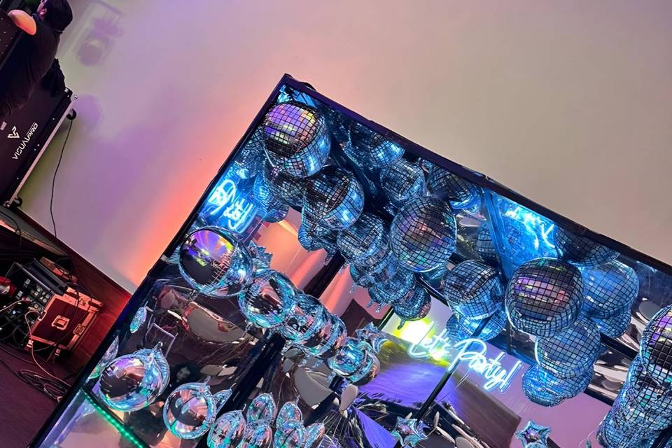 Mirror Booth
