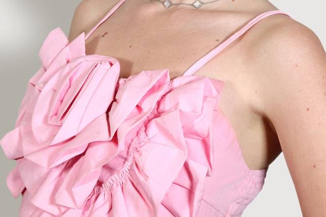 Pink romantic makeup look.