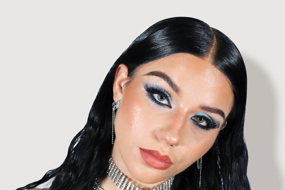 Electric blue makeup look.